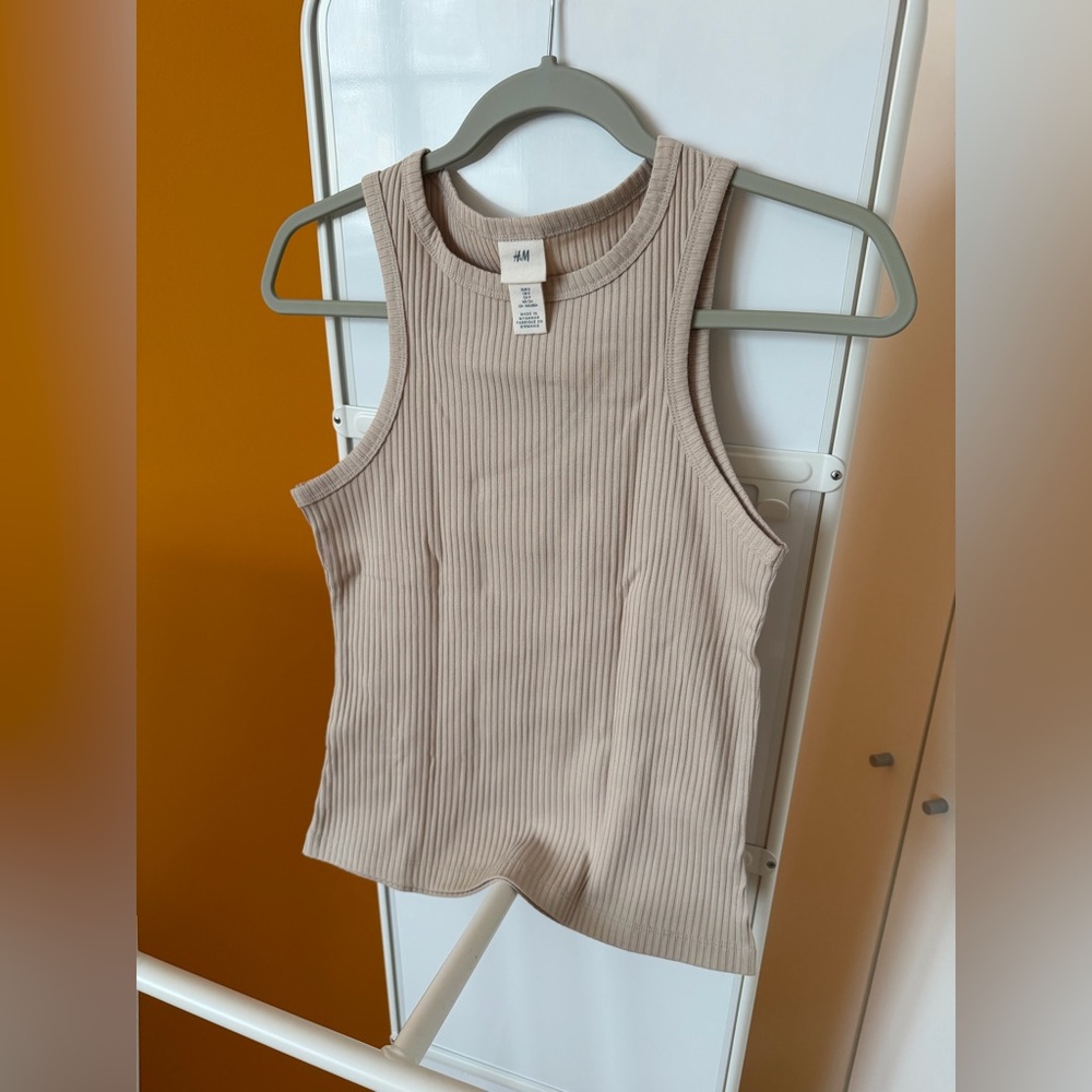 H&M beige ribbed tank top